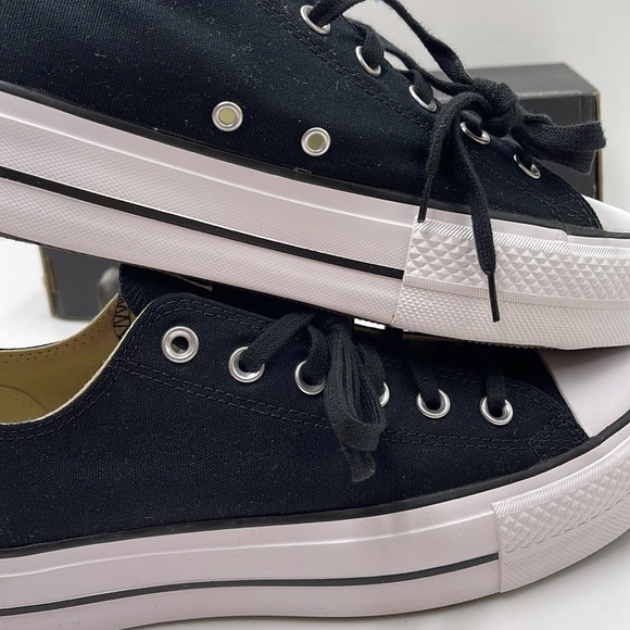 Converse WMNS CTAS LIFT OX
BLACK/WHITE/WHITE 560250C Platforms Sneakers - Picture 15 of 16